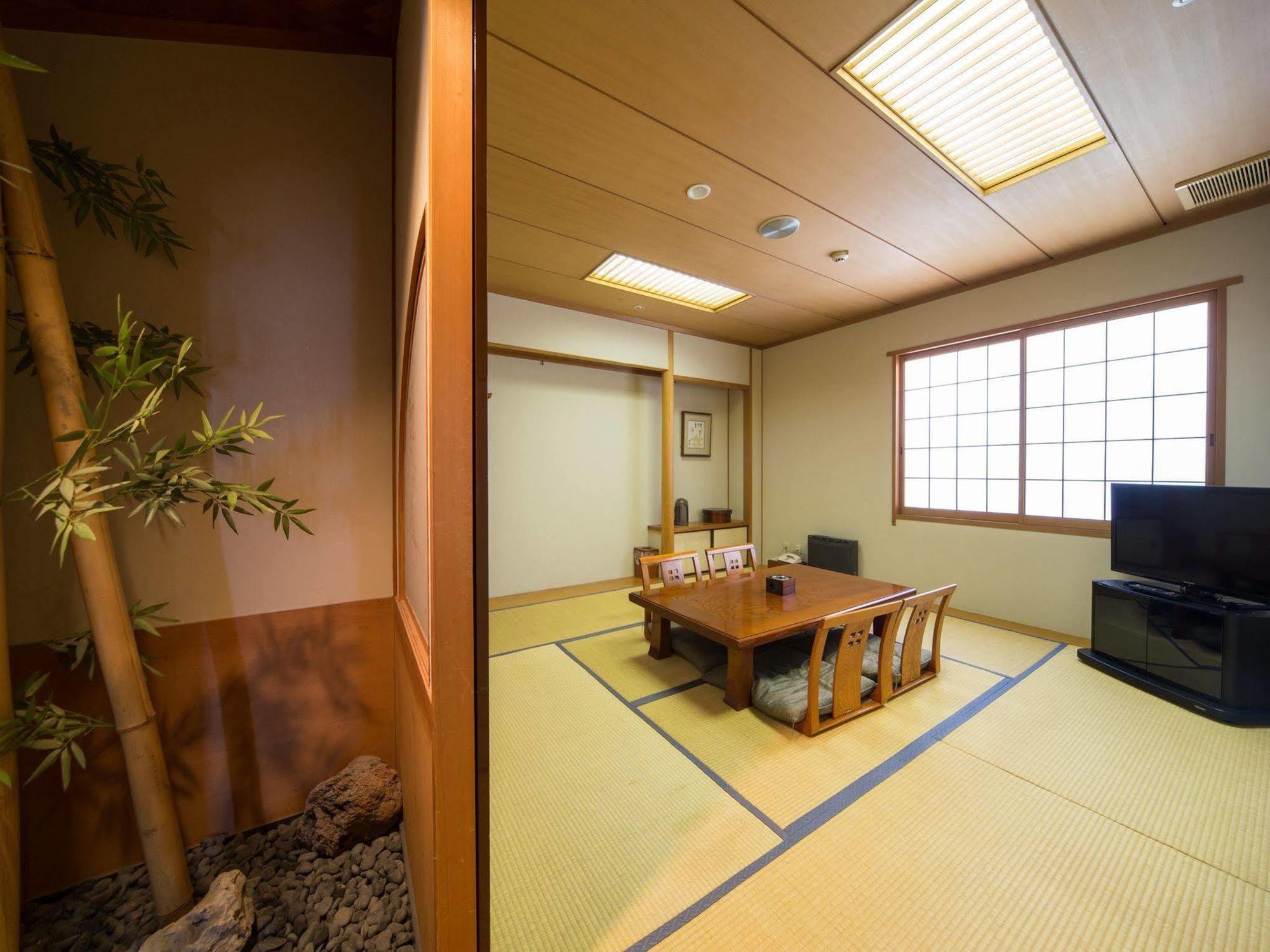 Hotel Claiton Esaka Suita Luaran gambar